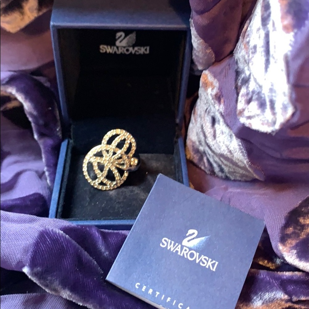 Swarovski sterling silverelegant dinner ring